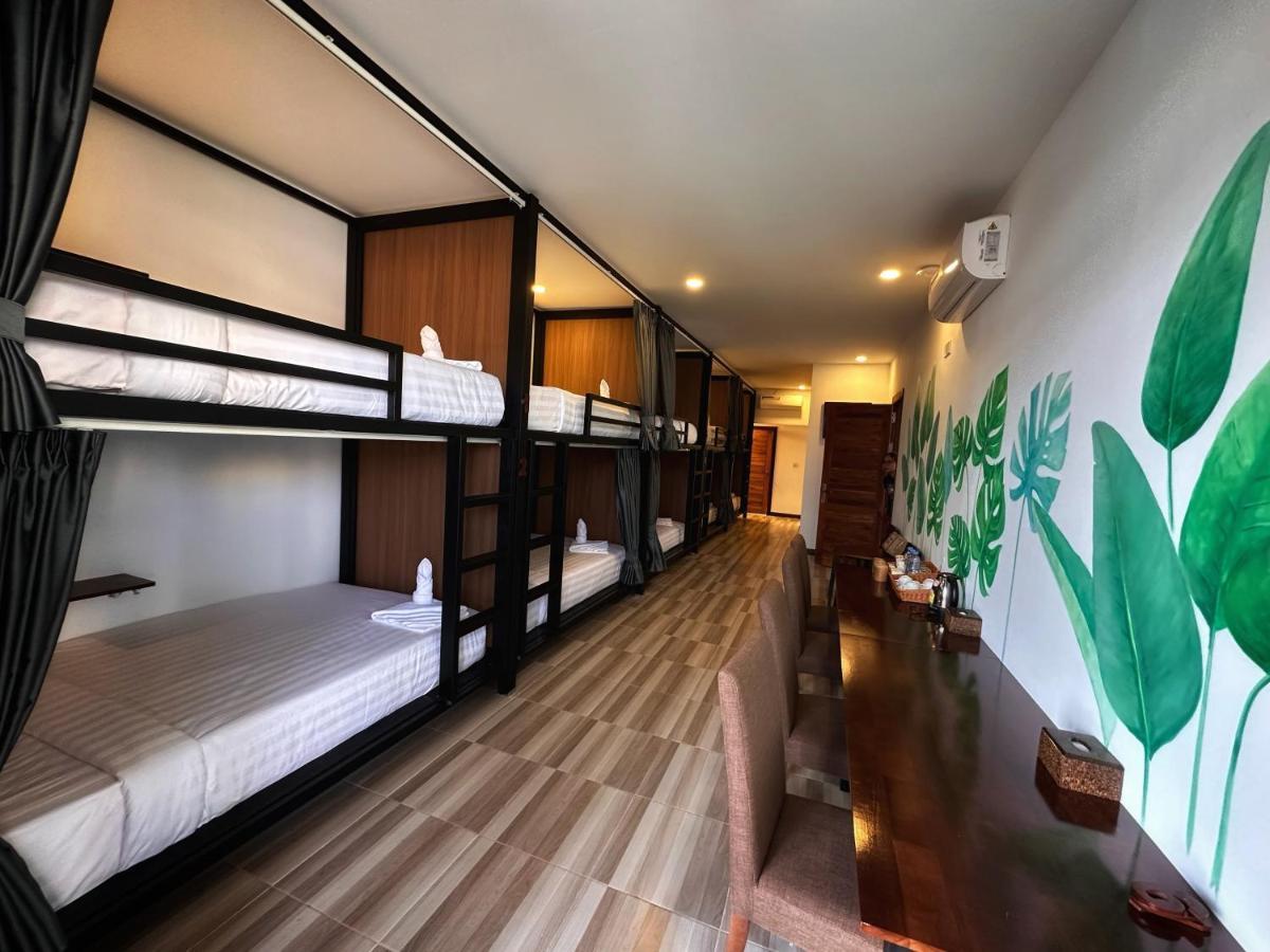 Monsoon Riverside Hotel Phnom-Penh Buitenkant foto